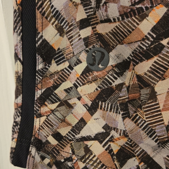 Abstract Patterned Shorts - Picture 3 of 3
